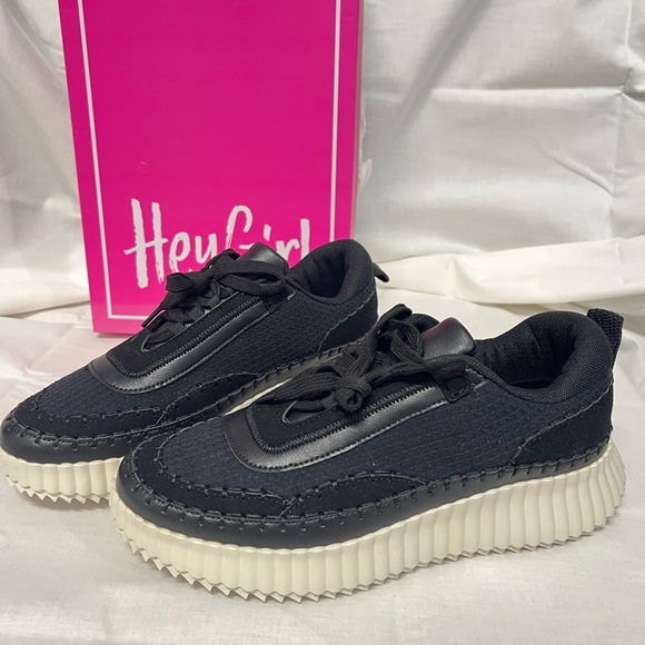 Corky’s Women’s Black Adventure Sneaker - Picture 2 of 7